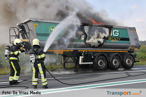 Vrachtwagentrailer in brand op N351 [+foto]