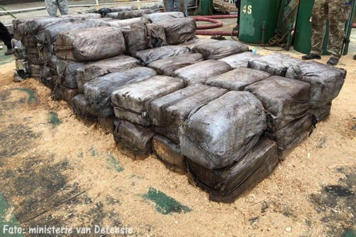 Marineschip onderschept 1600 kilo cocaïne