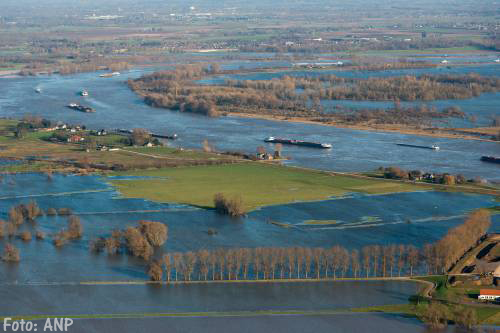Waterkenners alert op hoge waterstand Rijn