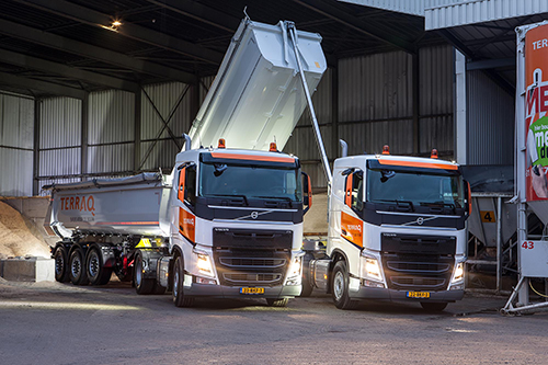 Drie Volvo-trucks voor Terraq Venlo