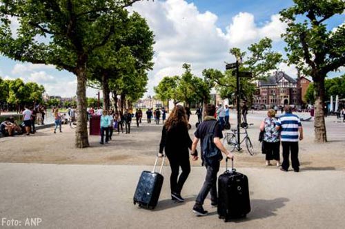Amsterdam halveert Airbnb-termijn