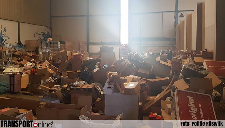 Vrachtwagentrailer vol pakketten gestolen in Rotterdam [+foto's]