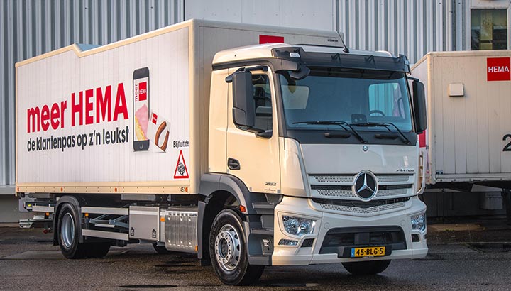 Eerste Mercedes-Benz trucks voor HEMA
