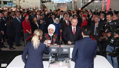 Erdogan opent megaluchthaven Istanbul