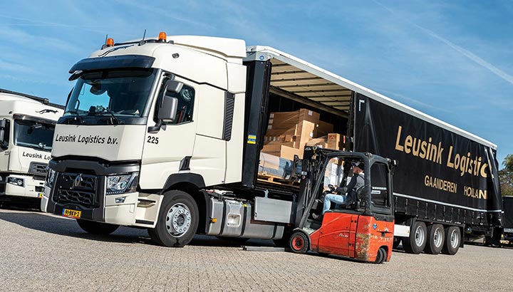 Tien nieuwe Renault-trucks voor Leusink Logistics