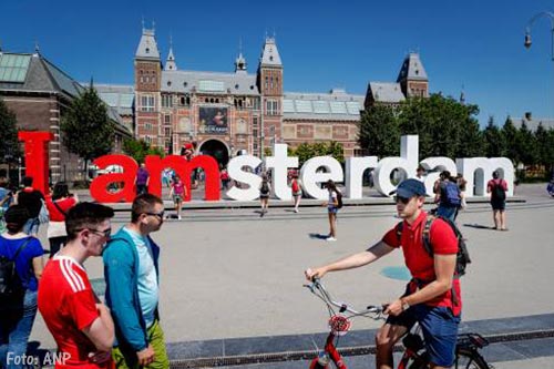 Letters 'I amsterdam' moeten weg
