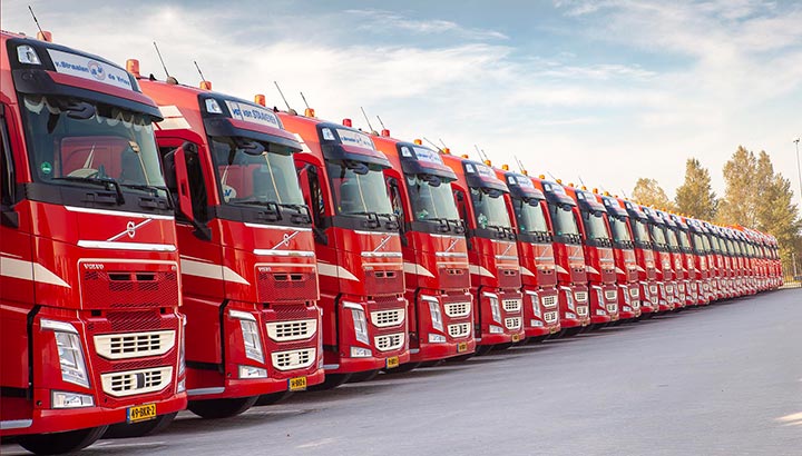 Nieuw bedrijfspand en 350e Volvo truck voor Van Straalen De Vries