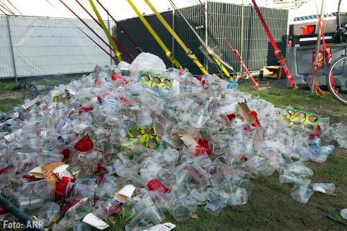 Festivals strijden samen tegen wegwerpplastic