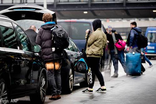 Beslag op tientallen taxi's dubieuze bedrijven