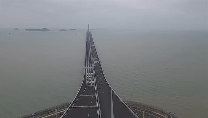 Langste zeebrug ter wereld geopend [+video]