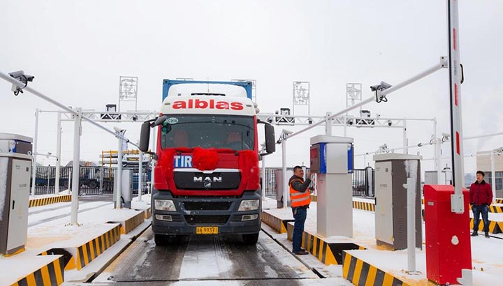 Eerste TIR transport van China naar Europa door Alblas International Logistics geslaagd