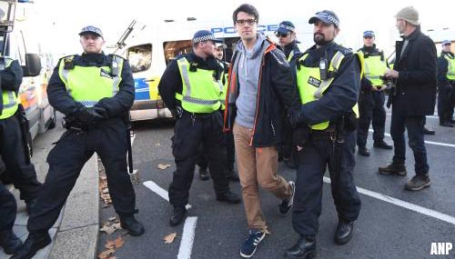 Britse politie arresteert 70 milieuactivisten