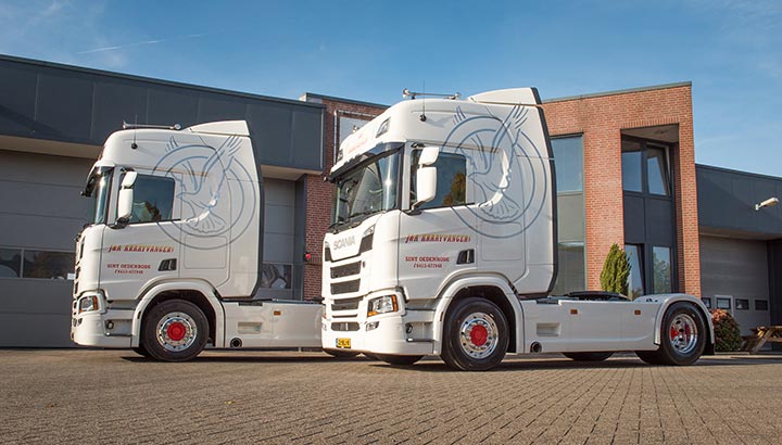 Twee nieuwe Scania's voor Jan Kraayvanger