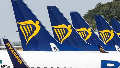 Crew Ryanair ontslagen na verspreiden nepfoto [foto+video]