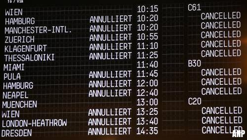Vliegverkeer Hannover stilgelegd nadat man achter vliegtuig wil aanrijden met auto