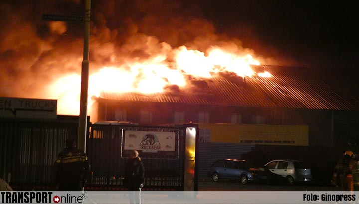 Hennepkwekerijen gevonden bij grote brand Korendal Trucks in Nijmegen [+foto's&video]