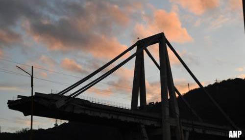 Sloop Morandi-brug Genua op punt van beginnen