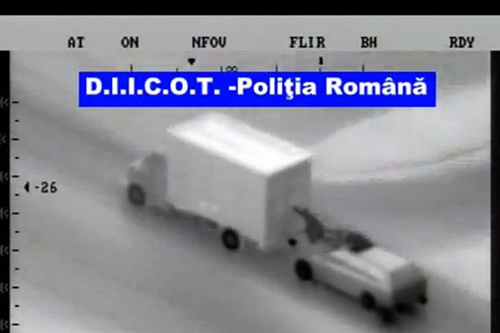 Zeven Roemenen stelen laptops uit rijdende vrachtwagen