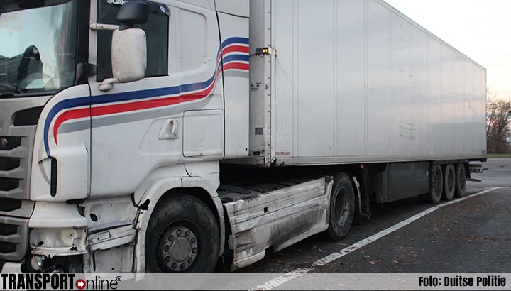 Zeer hoge boete voor chauffeur en werkgever van zwaar beschadigde vrachtwagen [+foto]