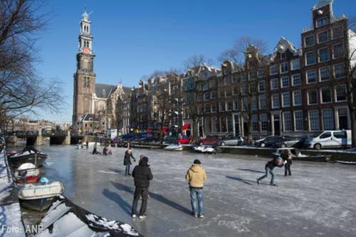 Vaarverbod in grachten Amsterdam voor ijspret