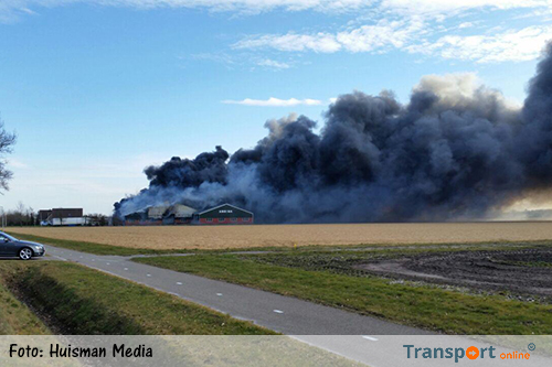 Grote brand bij Schoenmaker Transport in Vlagtwedde [+foto's&video's]