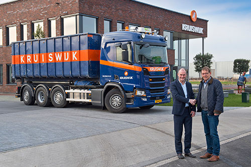 Eerste af-fabriek New Generation Scania R500 8x2/*6 voor Kruiswijk
