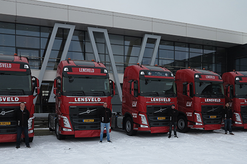Vijf nieuwe DAF's en vijf nieuwe Volvo's voor Lensveld Transport