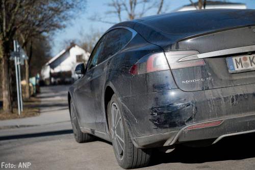 Tesla roept oudere sedan Model S terug