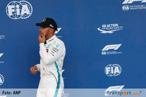 Hamilton wint tumultueuze race Azerbeidzjan