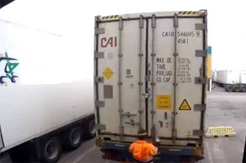 Spaanse politie vindt negen ton coke in container [+video]