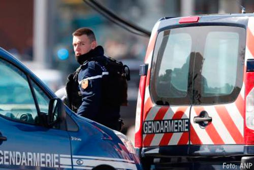 Politie ontruimt 'wetteloze zone' bij Nantes