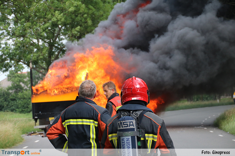 Vrachtwagenaanhanger in de brand in Groningen [+foto]