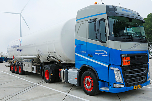 Eerste Volvo LNG vrachtwagens rijden in Nederland