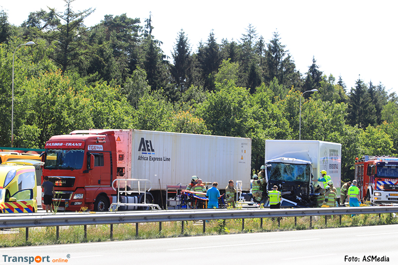 Ongeval met twee vrachtwagens op A28 [+foto]