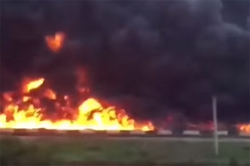 Negen doden nadat tankwagen ontploft op Nigeriaanse snelweg [+foto's&video]