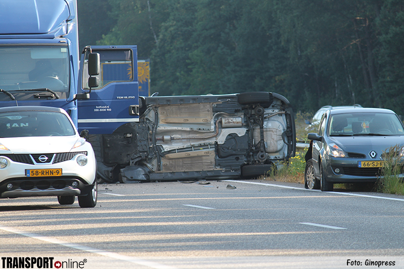 Dode bij ernstig ongeval tussen vrachtwagen en personenauto op de A4 bij Hoogerheide [+foto]
