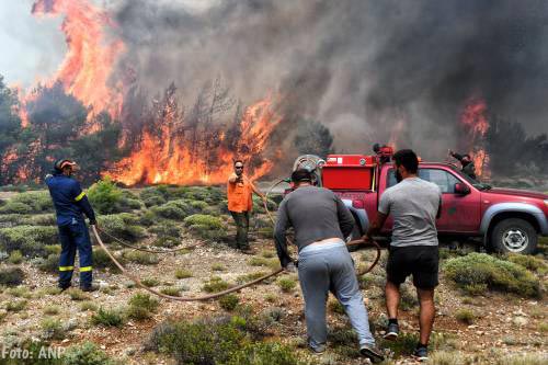 Vermisten en 79 doden door branden Griekenland