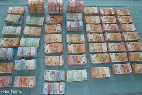 Ruim 2 miljoen aan cashgeld gevonden bij inval in horecagelegenheid