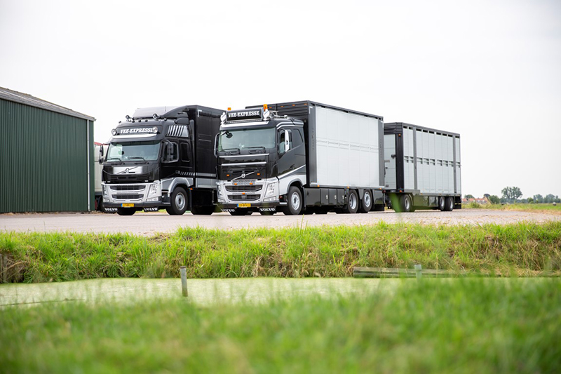 Twee nieuwe Volvo's voor De Bruijn Veetransport