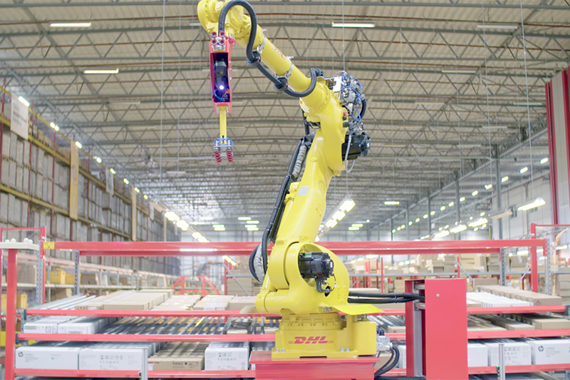 Robot picking cell met visiontechnologie bij DHL warehouse in Beringe [+video]
