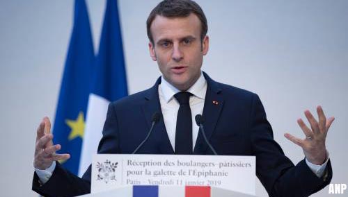 Macron roept op tot massaal debat