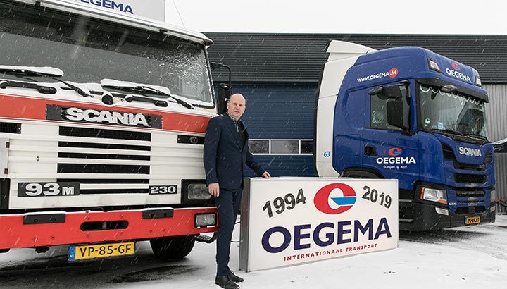Pieter G. Oegema 25 jaar in dienst bij Oegema Transport in Surhuisterveen