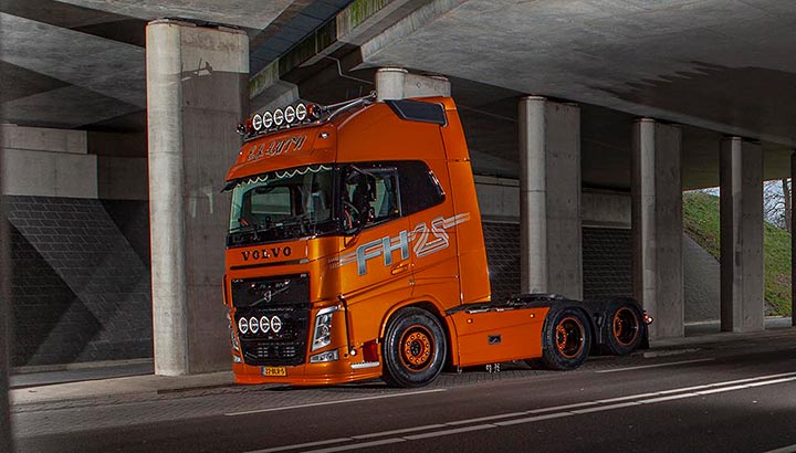 Volvo FH 25 Year Special Edition voor E.J. Luth Transport