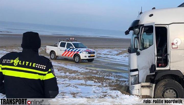Franse vrachtwagenchauffeur vast op strand in Noordwijk [+foto's & video]