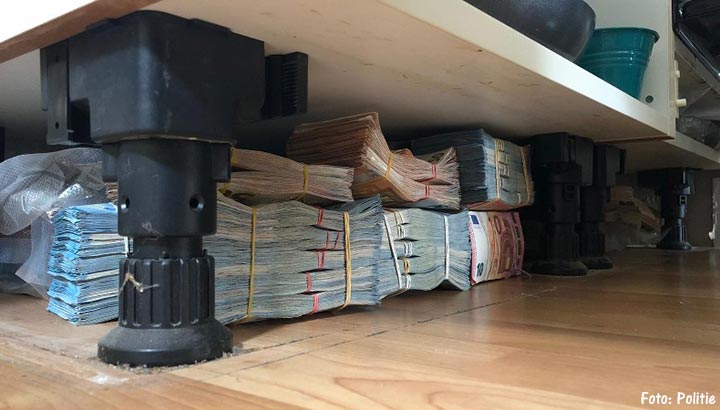 Ruim zes ton cash onder keukenblok in Rotterdam gevonden