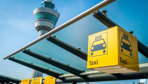 Schiphol onderzoekt taxisysteem