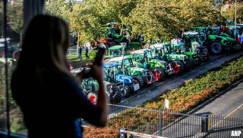 Boeren zaterdag met tractoren naar Noordwijk om hotel te bezetten