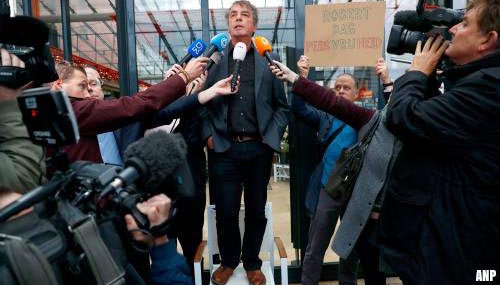 Journalisten protesteren voor rechtbank Rotterdam na gijzeling Robert Bas [+video]