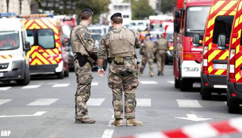 'Vijf doden bij steekpartij in politiebureau Parijs'