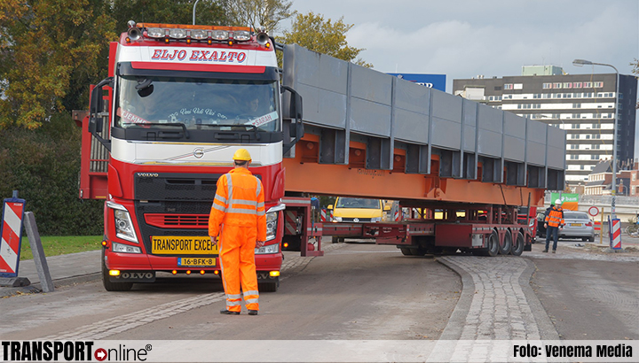 Passen en meten: busbrug op transport in Groningen [+foto]